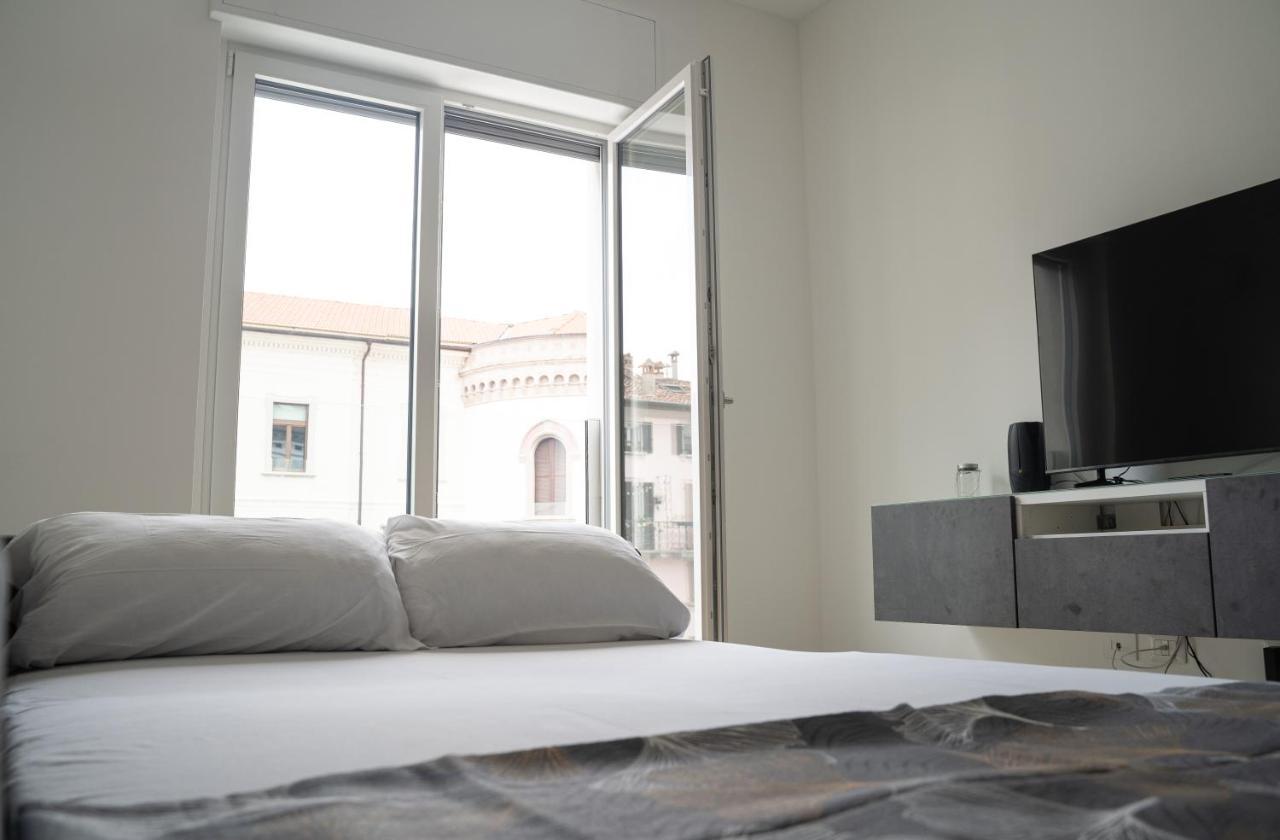 Piazza XX Settembre - Feel The Centre Apartment Lecco Exterior photo