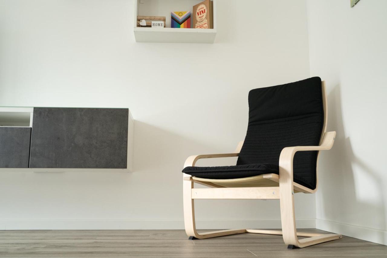 Piazza XX Settembre - Feel The Centre Apartment Lecco Exterior photo