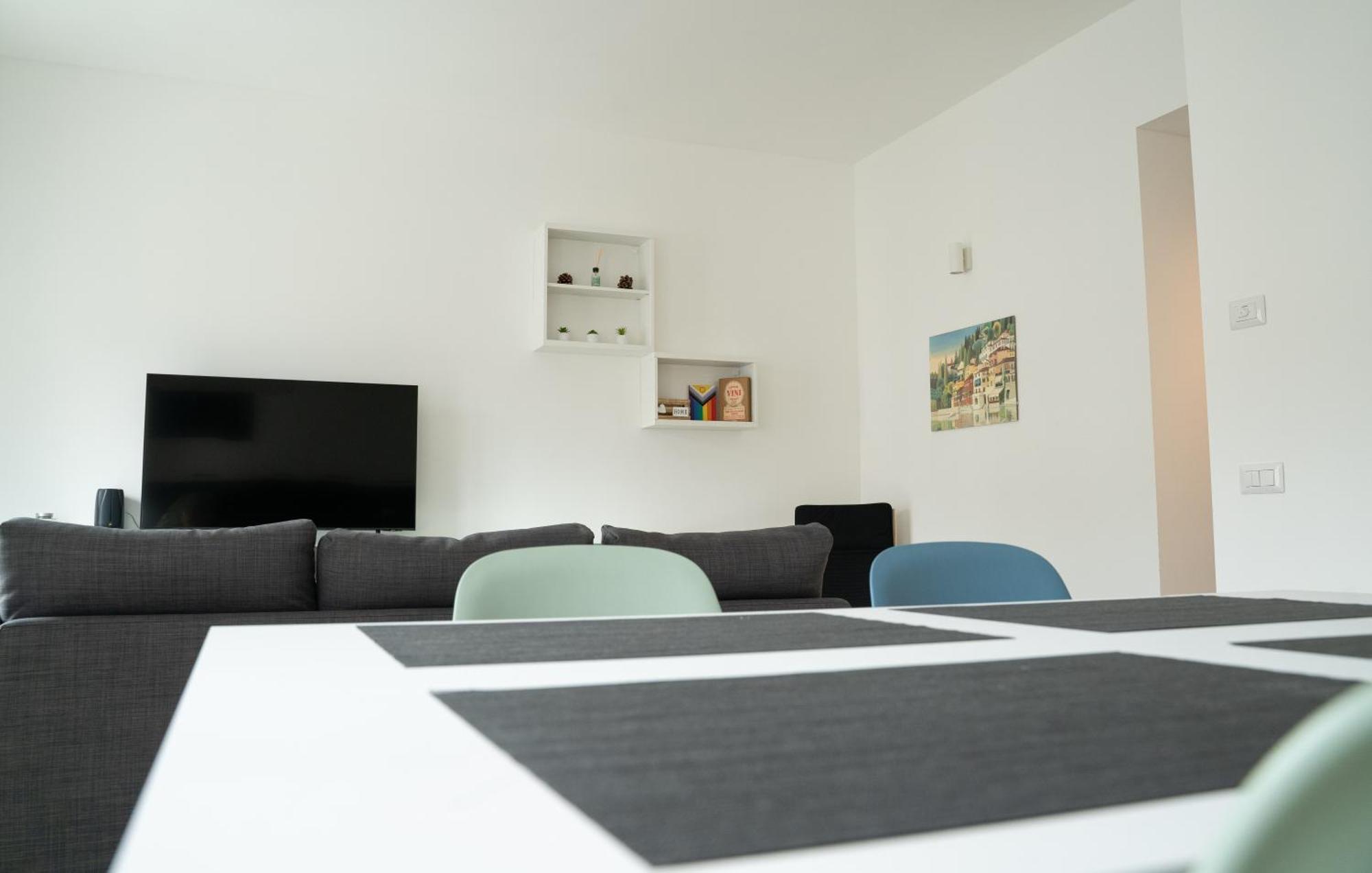 Piazza XX Settembre - Feel The Centre Apartment Lecco Exterior photo